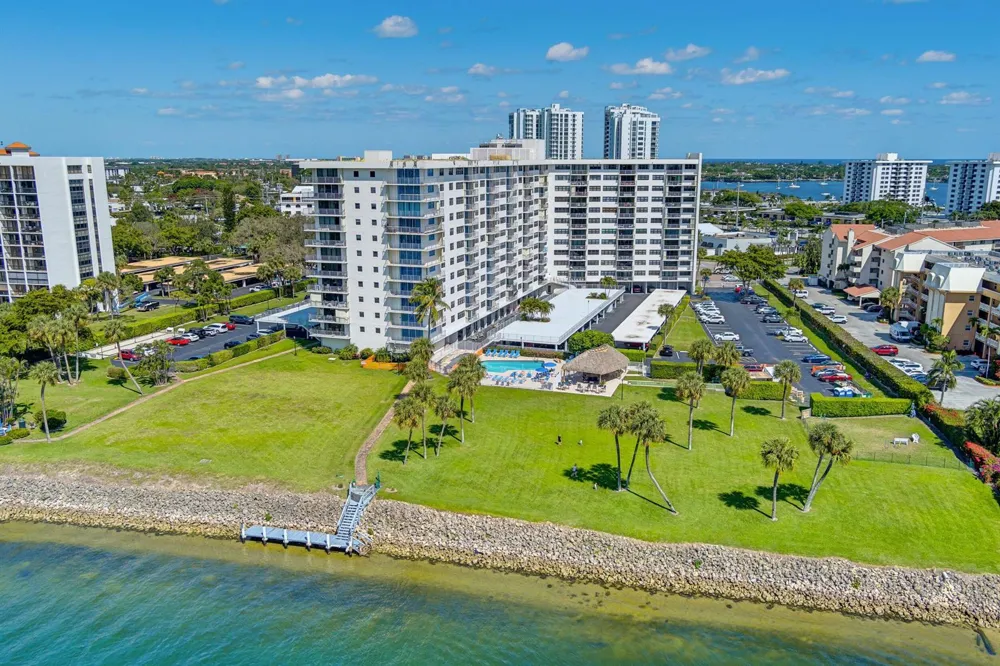 336 Golfview Road #PH09 North Palm Beach, FL 33408
