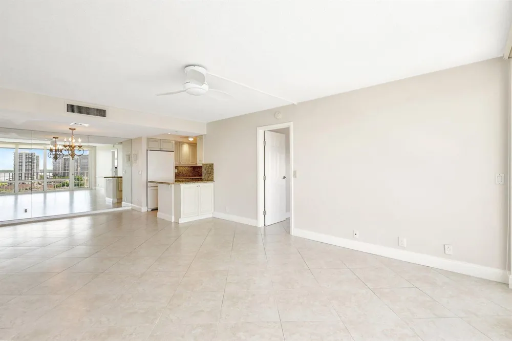 336 Golfview Road #PH09 North Palm Beach, FL 33408