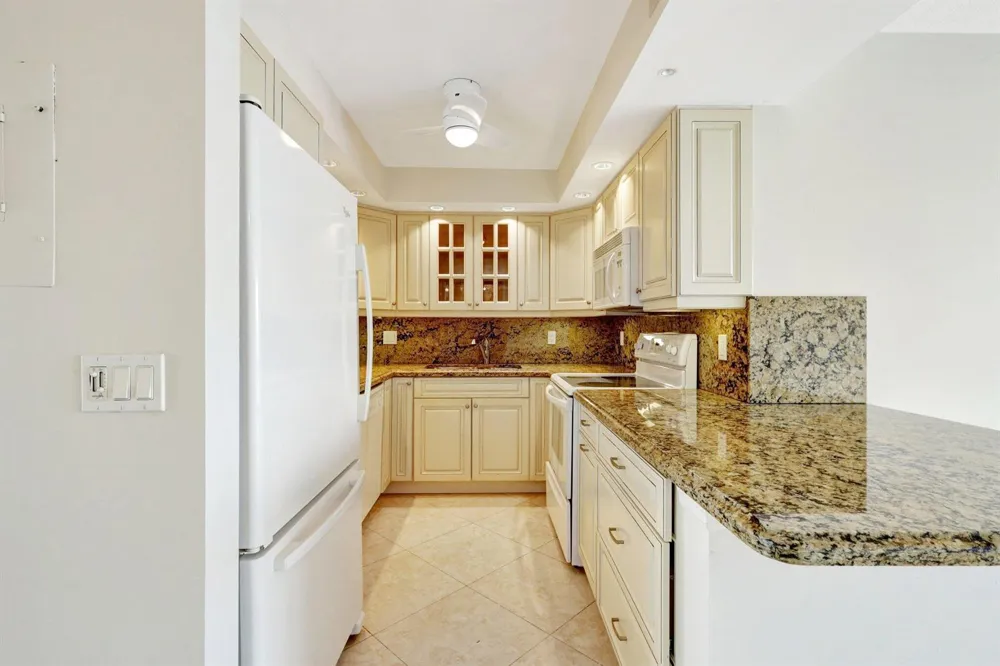 336 Golfview Road #PH09 North Palm Beach, FL 33408
