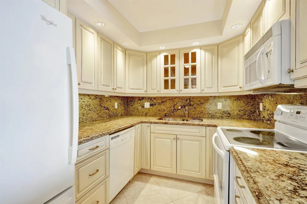 336 Golfview Road #PH09 North Palm Beach, FL 33408
