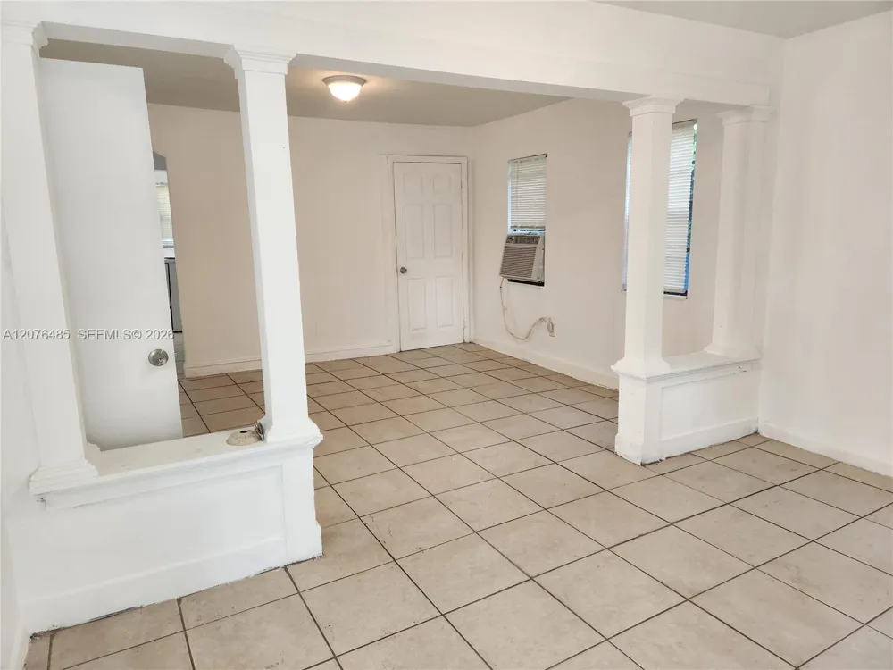 2129 NW 44th St #2129 Miami, FL 33142