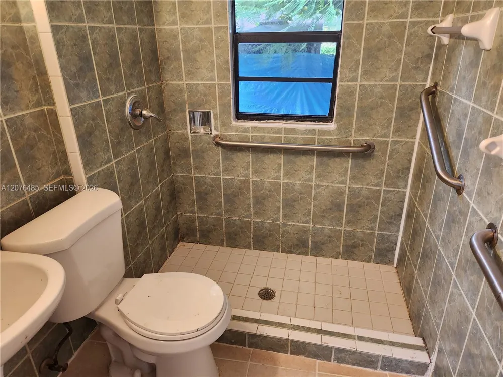2129 NW 44th St #2129 Miami, FL 33142