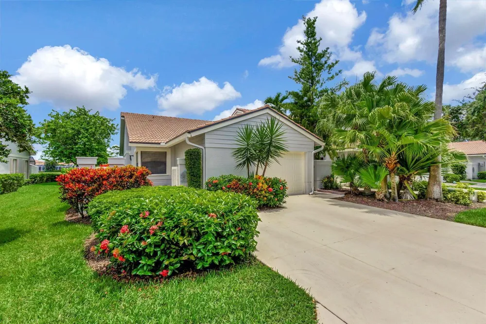 523 Prestwick Circle Palm Beach Gardens, FL 33418