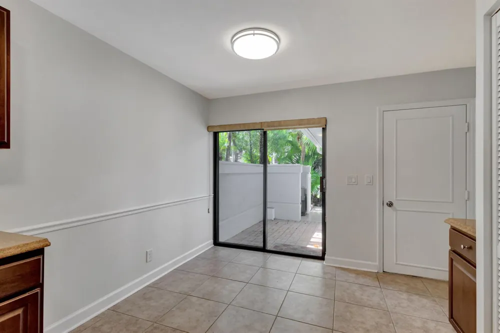 523 Prestwick Circle Palm Beach Gardens, FL 33418
