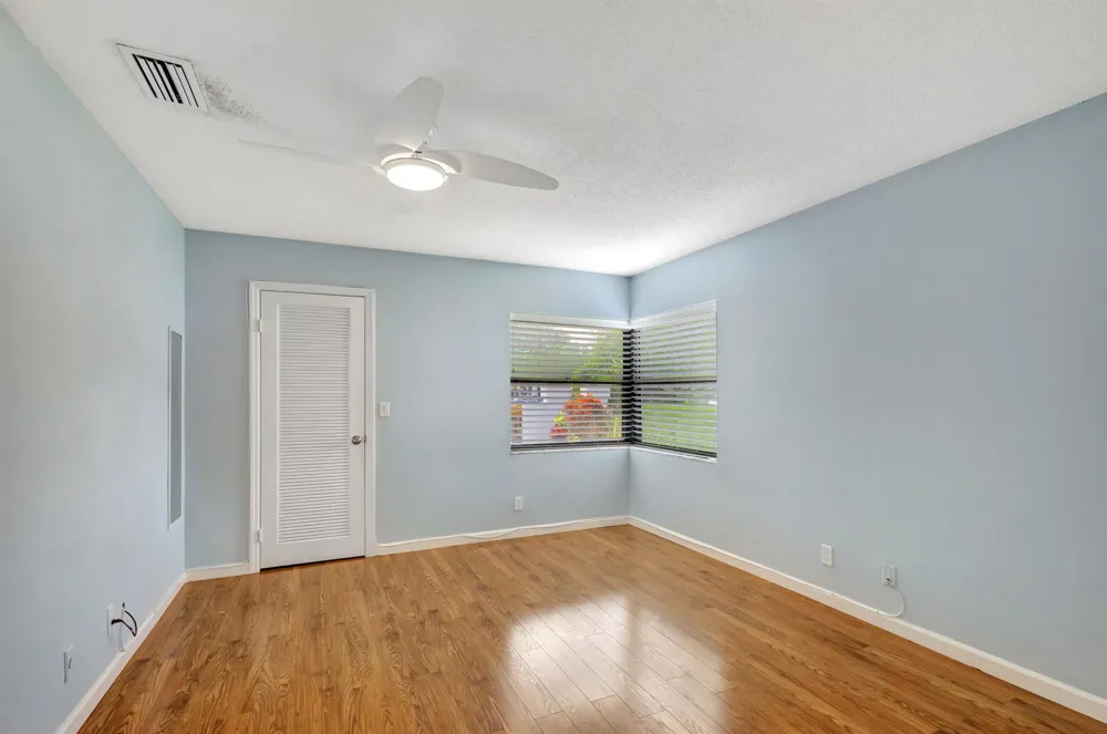 523 Prestwick Circle Palm Beach Gardens, FL 33418