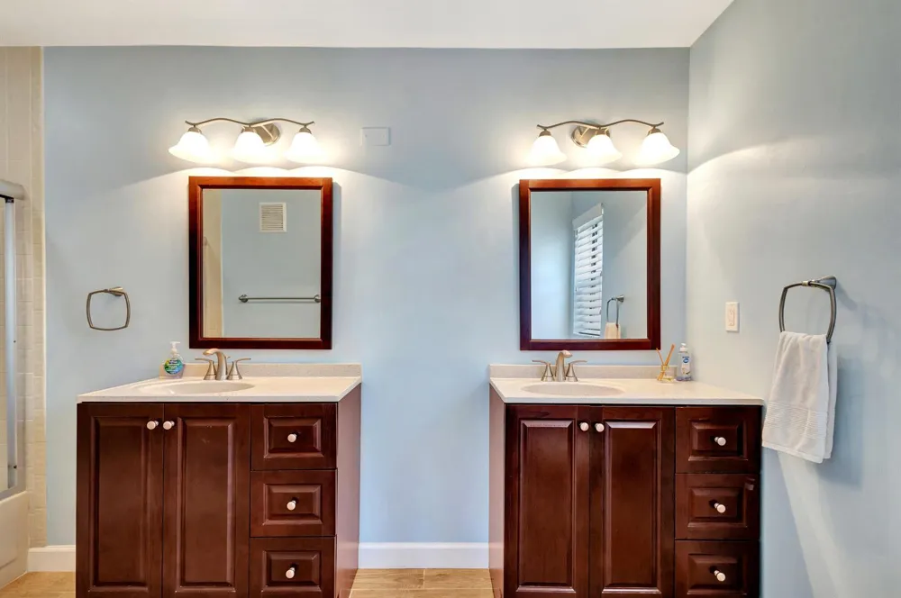 523 Prestwick Circle Palm Beach Gardens, FL 33418