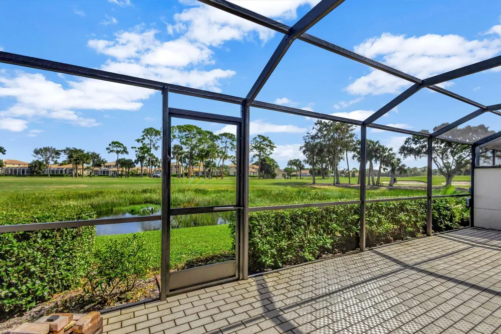 523 Prestwick Circle Palm Beach Gardens, FL 33418