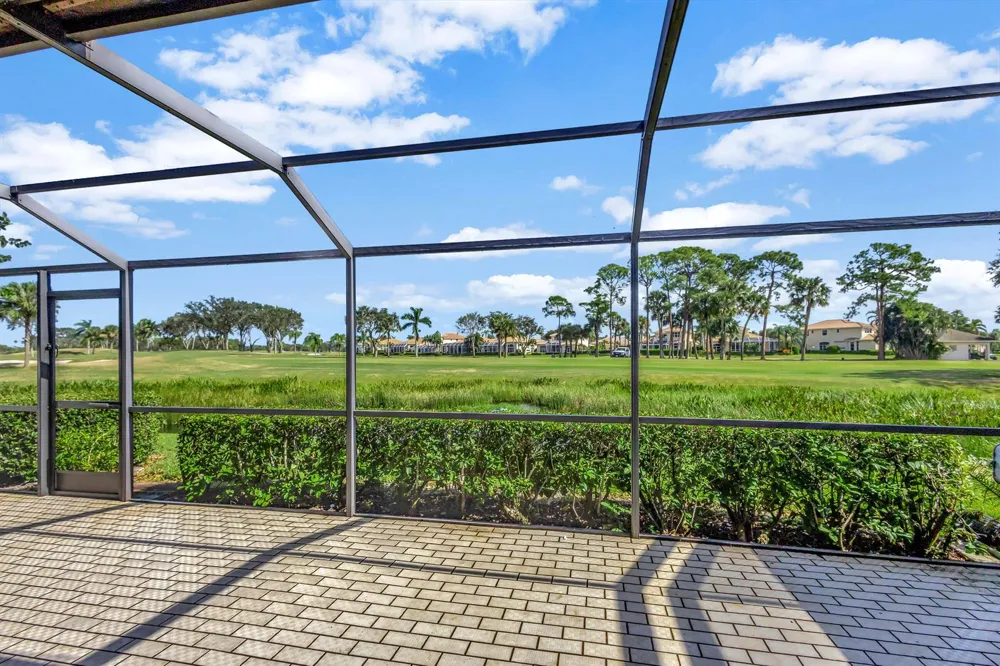 523 Prestwick Circle Palm Beach Gardens, FL 33418