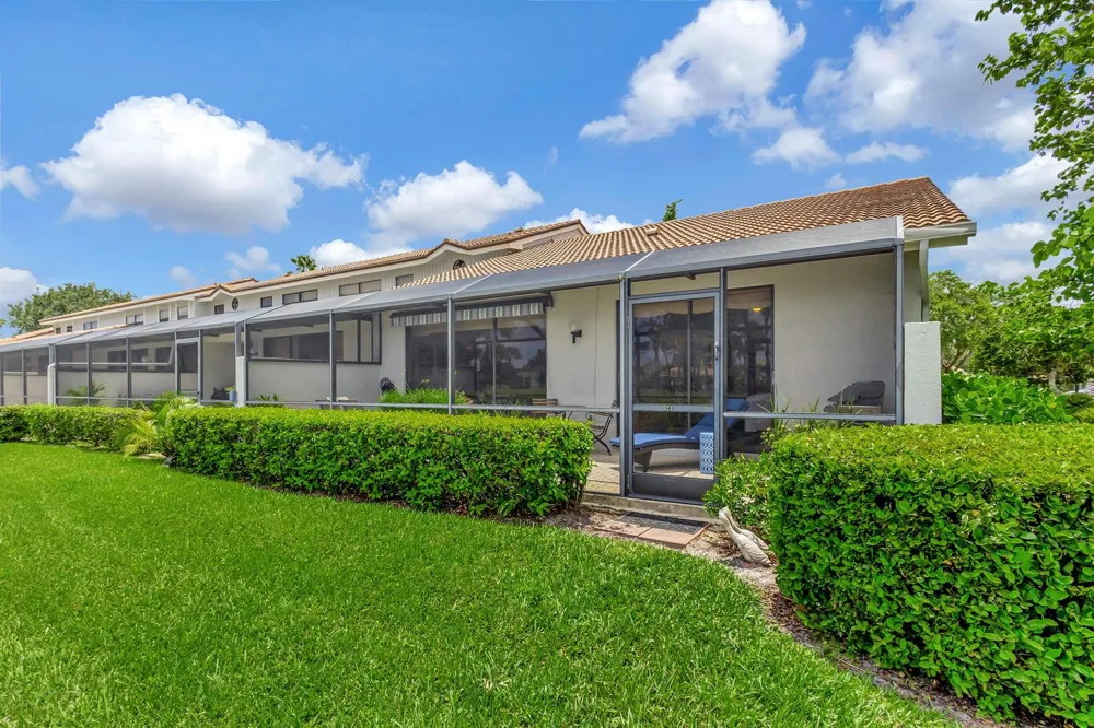 523 Prestwick Circle Palm Beach Gardens, FL 33418