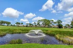 523 Prestwick Circle Palm Beach Gardens, FL 33418