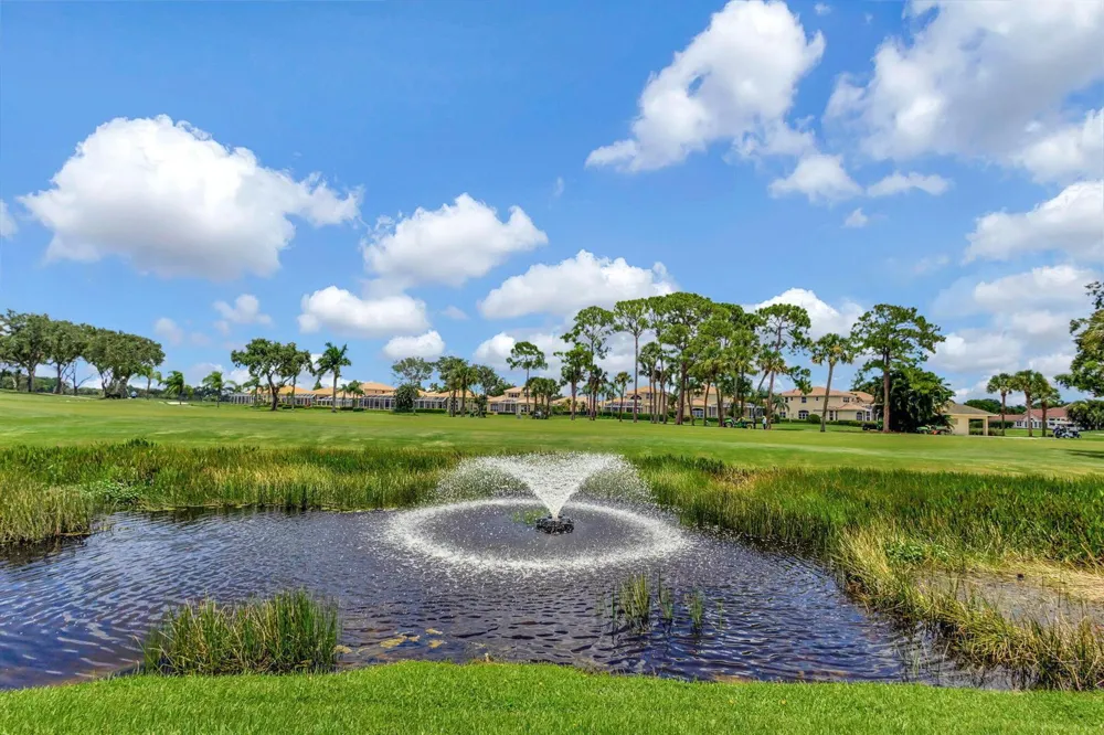 523 Prestwick Circle Palm Beach Gardens, FL 33418