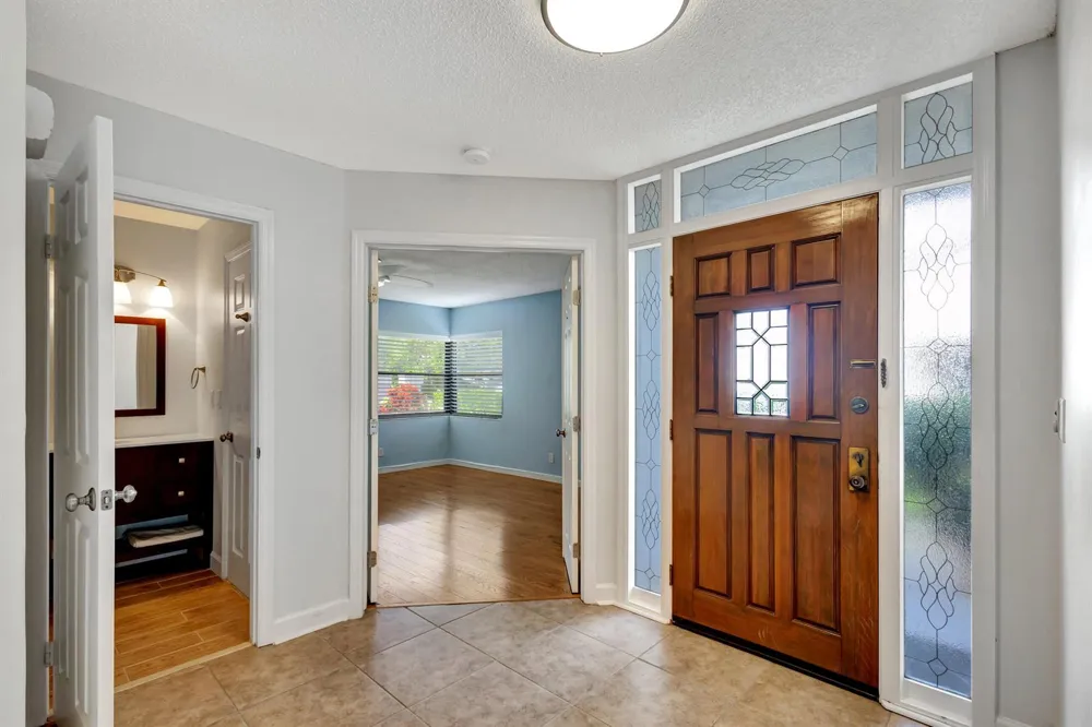 523 Prestwick Circle Palm Beach Gardens, FL 33418
