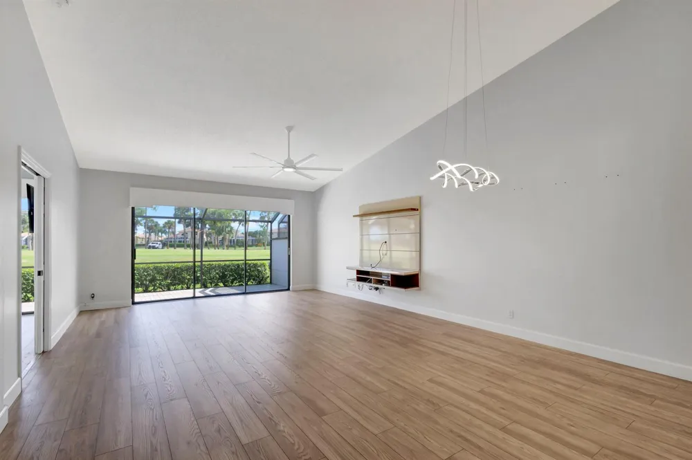 523 Prestwick Circle Palm Beach Gardens, FL 33418