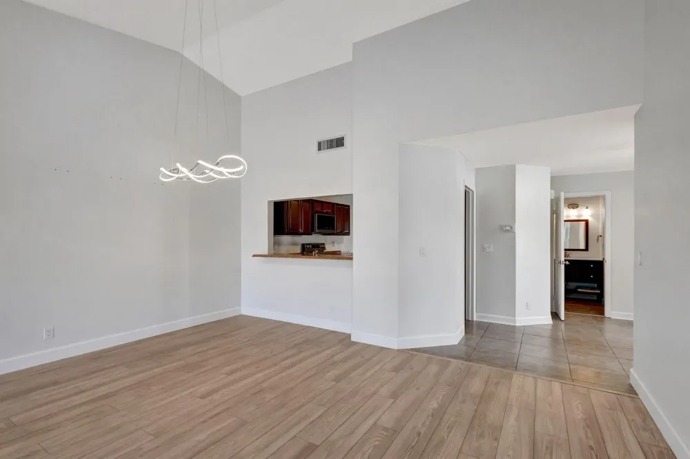 523 Prestwick Circle Palm Beach Gardens, FL 33418
