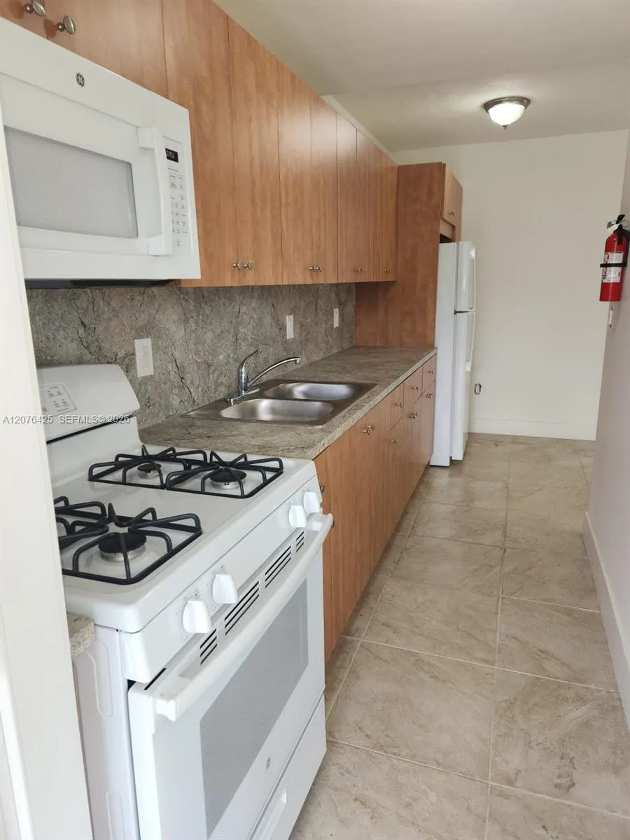 1085 SW 37th Ave #12 Miami, FL 33135