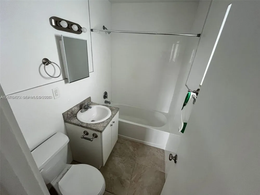 1085 SW 37th Ave #12 Miami, FL 33135