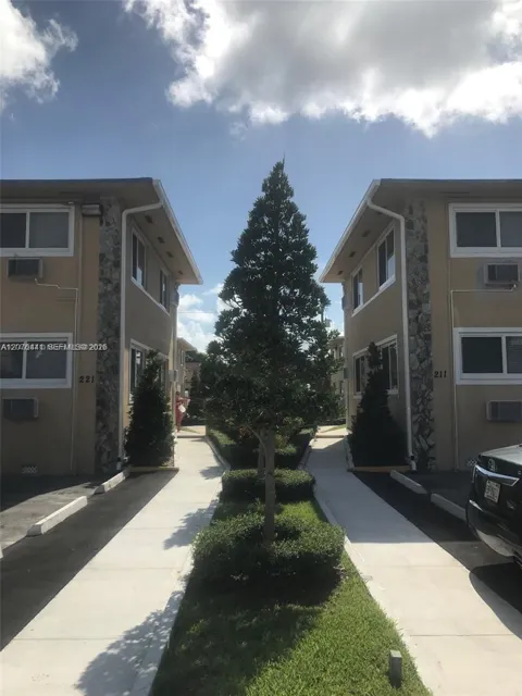 211 NW 47th Ave #7