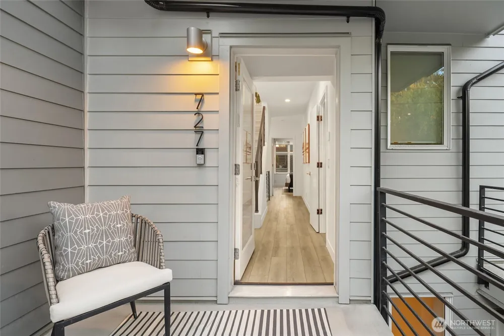 727 Belmont Avenue E Seattle, WA 98102