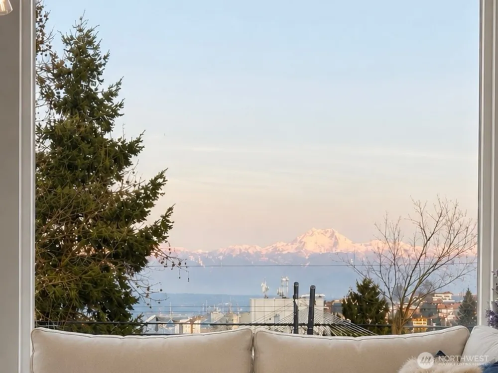 727 Belmont Avenue E Seattle, WA 98102