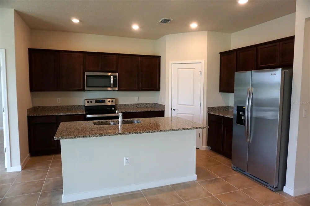 5060 SPARKLING WATER WAY Kissimmee, FL 34746