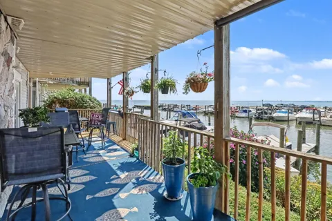 37522 Jefferson Avenue #103