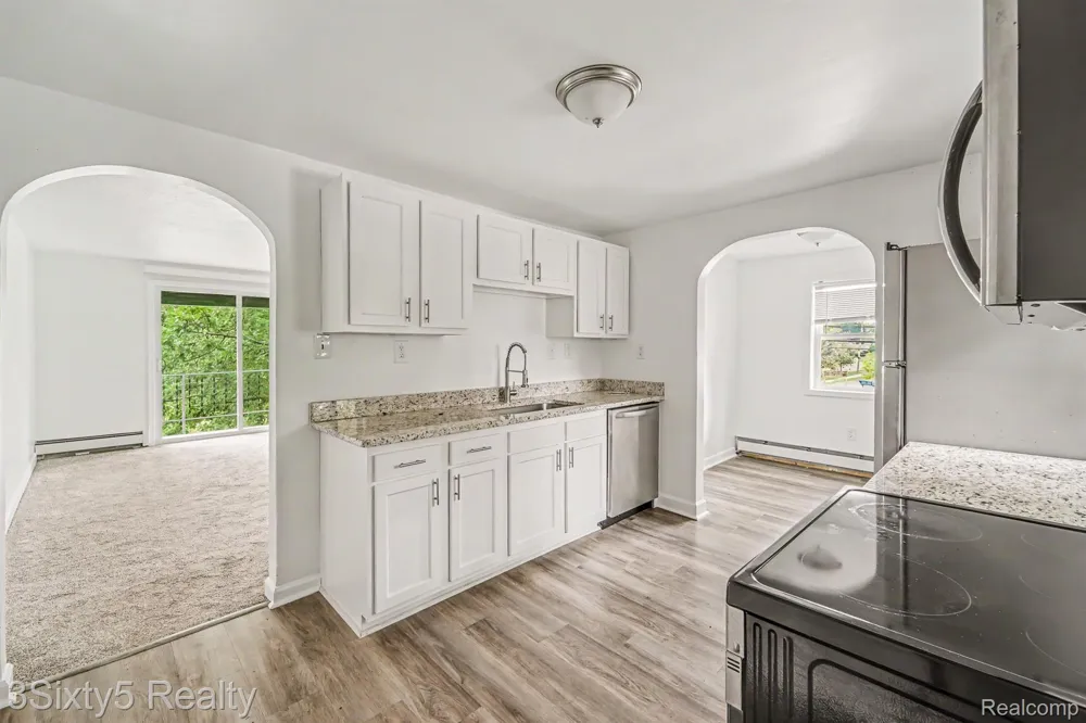 17128 Cicotte Avenue #B Allen Park City, MI 48101