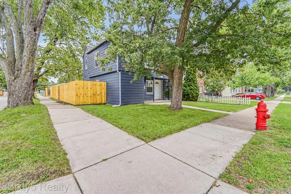 17128 Cicotte Avenue #B Allen Park City, MI 48101