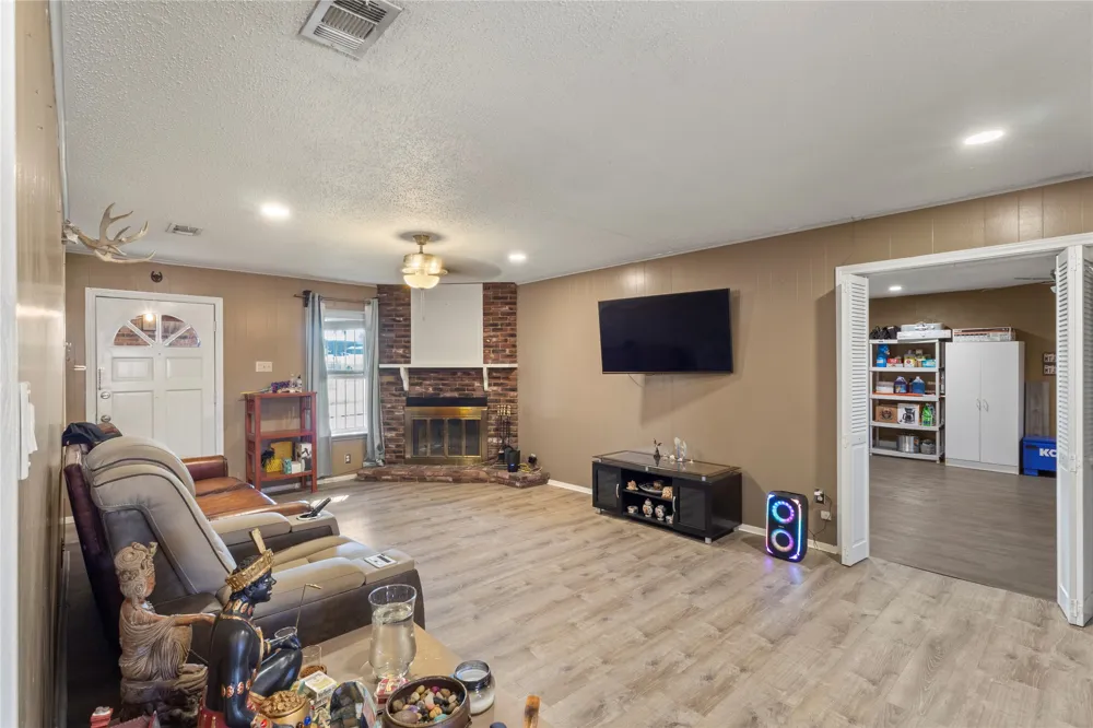 1646 Savage Drive Mesquite, TX 75149