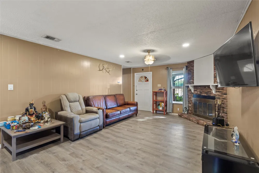1646 Savage Drive Mesquite, TX 75149