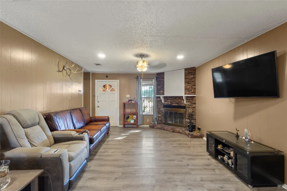 1646 Savage Drive Mesquite, TX 75149