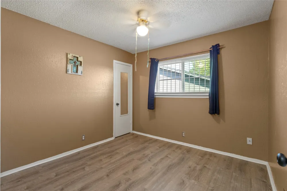1646 Savage Drive Mesquite, TX 75149