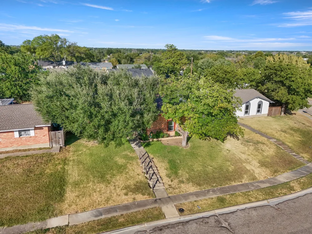 1646 Savage Drive Mesquite, TX 75149
