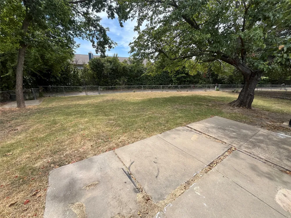 5313 Preston Trail Garland, TX 75043