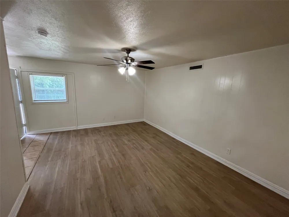 5313 Preston Trail Garland, TX 75043