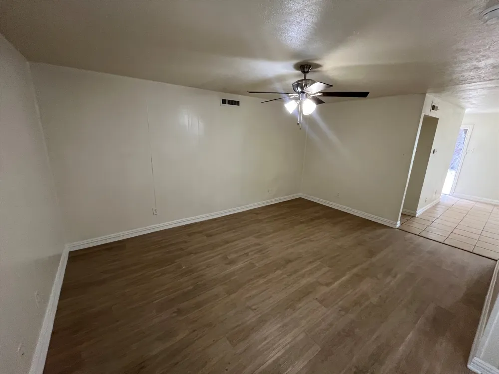 5313 Preston Trail Garland, TX 75043