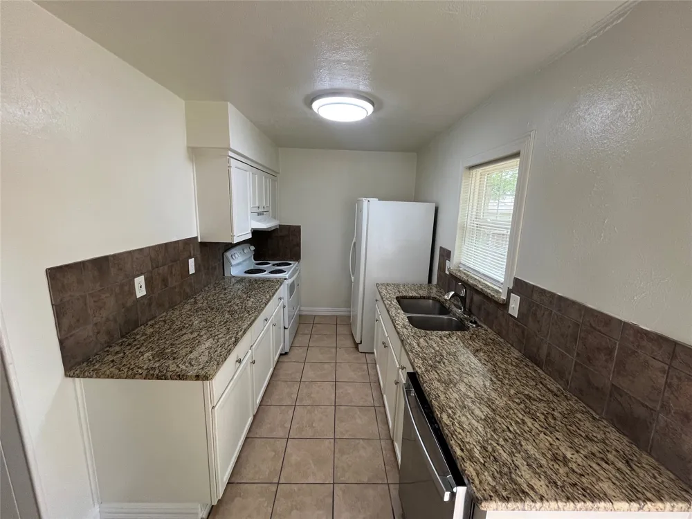 5313 Preston Trail Garland, TX 75043