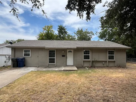 5313 Preston Trail