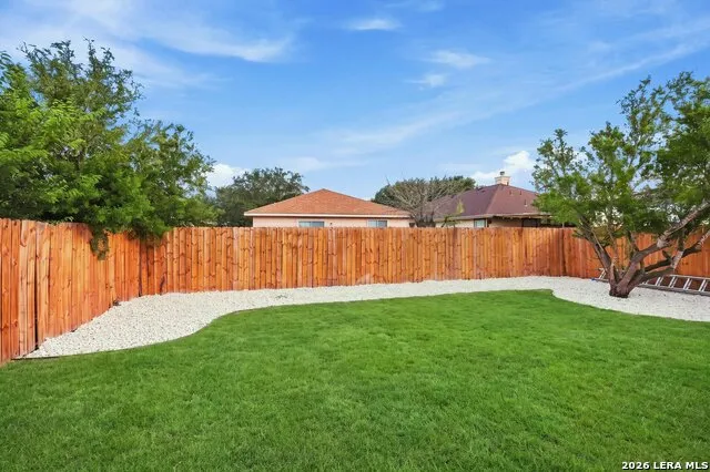 6814 FREEDOM RDG San Antonio, TX 78242