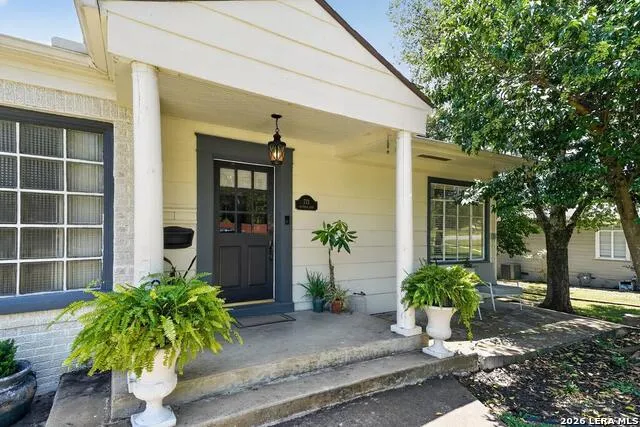 713 Bluebell Rd. Kerrville, TX 78028