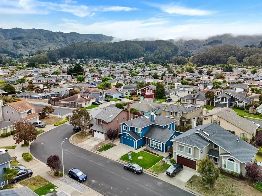 240 Marvilla Circle Pacifica, CA 94044