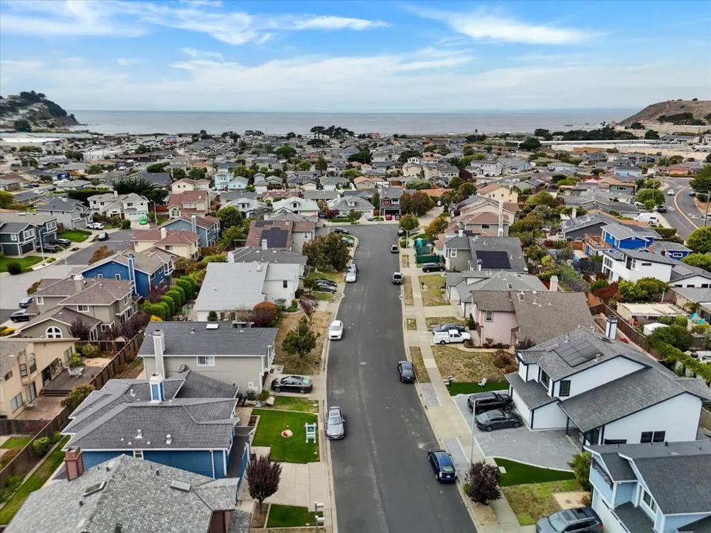 240 Marvilla Circle Pacifica, CA 94044