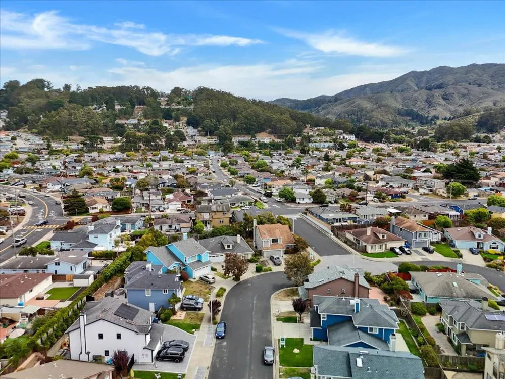 240 Marvilla Circle Pacifica, CA 94044