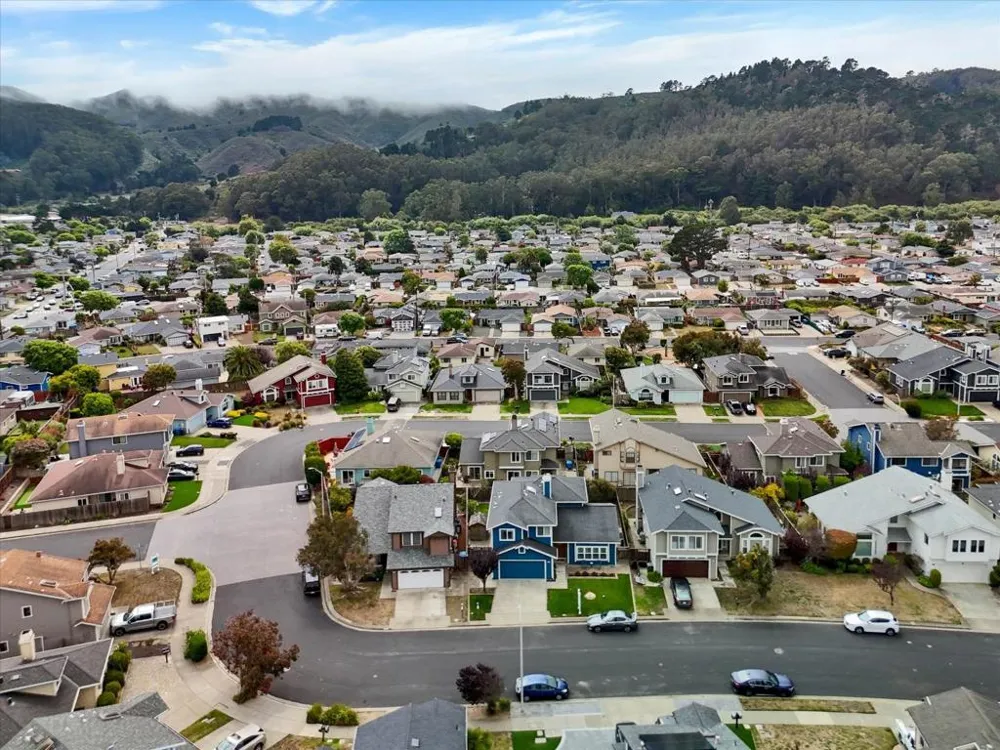 240 Marvilla Circle Pacifica, CA 94044