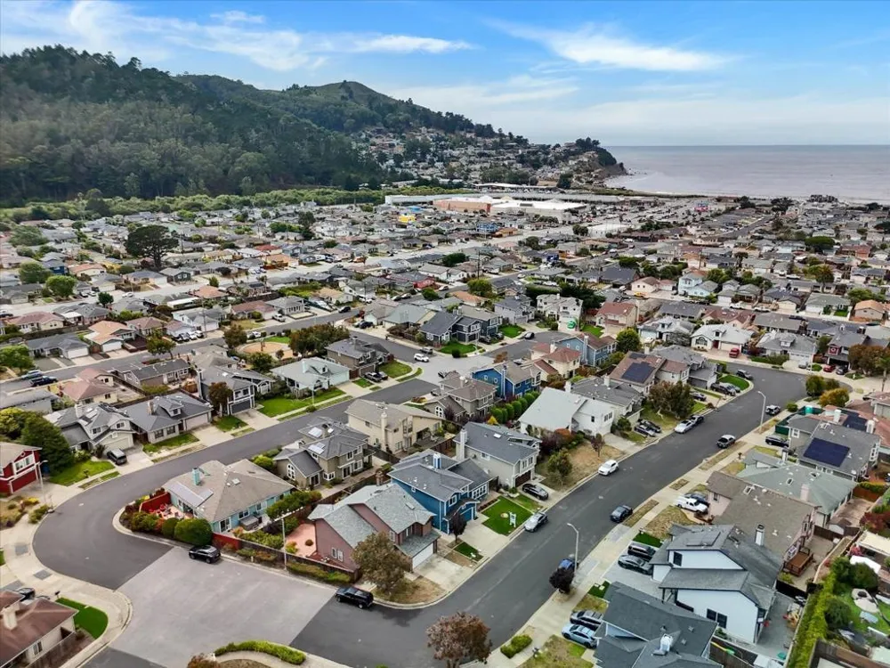 240 Marvilla Circle Pacifica, CA 94044