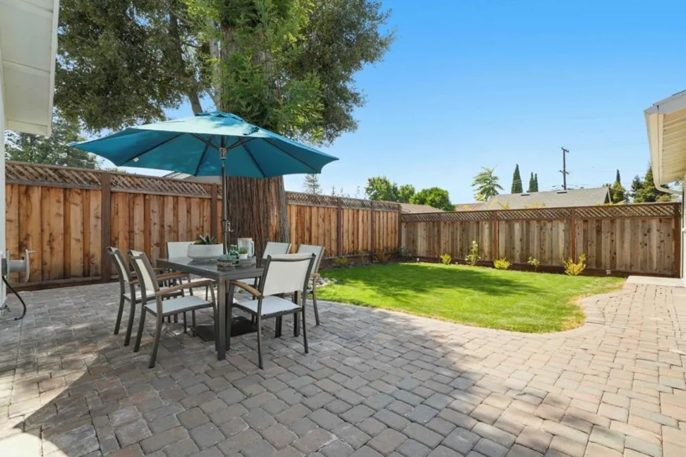 537 7th Avenue Menlo Park, CA 94025
