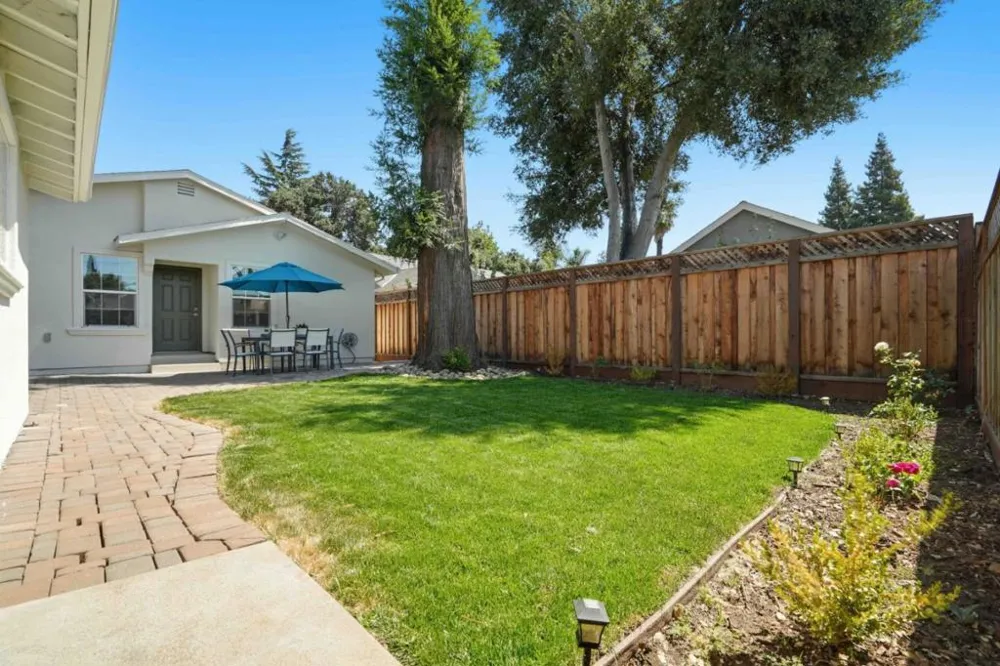 537 7th Avenue Menlo Park, CA 94025