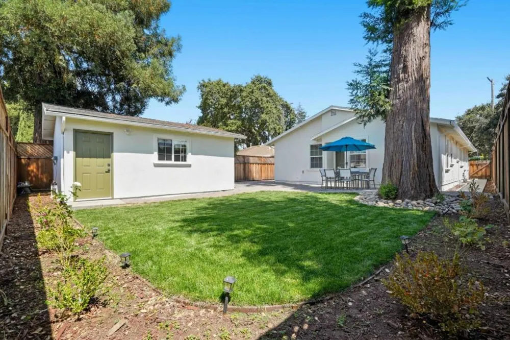 537 7th Avenue Menlo Park, CA 94025