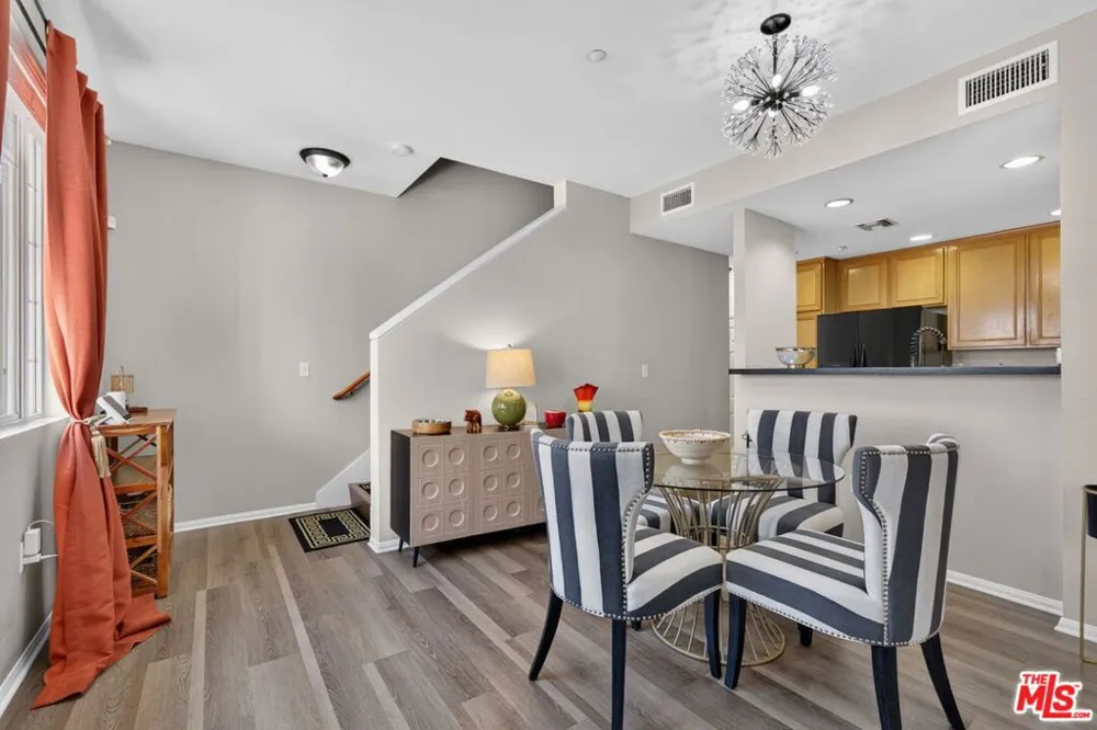 4600 Don Lorenzo Drive #4 Los Angeles, CA 90008