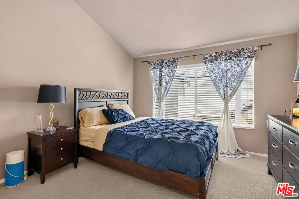 4600 Don Lorenzo Drive #4 Los Angeles, CA 90008