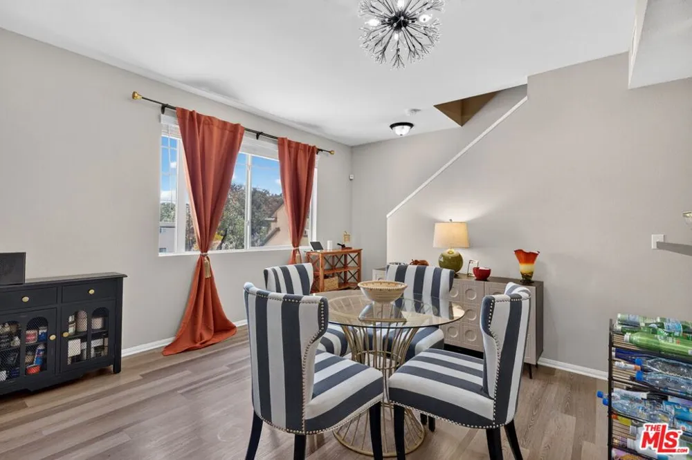 4600 Don Lorenzo Drive #4 Los Angeles, CA 90008
